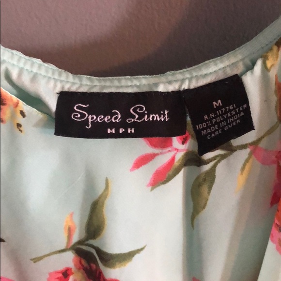 Floral crop top - Picture 3 of 3